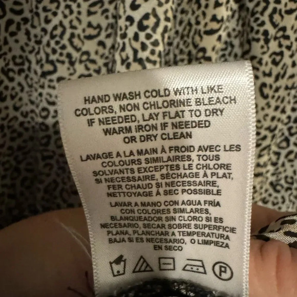 Velvet by Graham Spencer Cheetah Print‎ Dress with Slip Scalloped Edge Sleeve - Picture 4 of 10